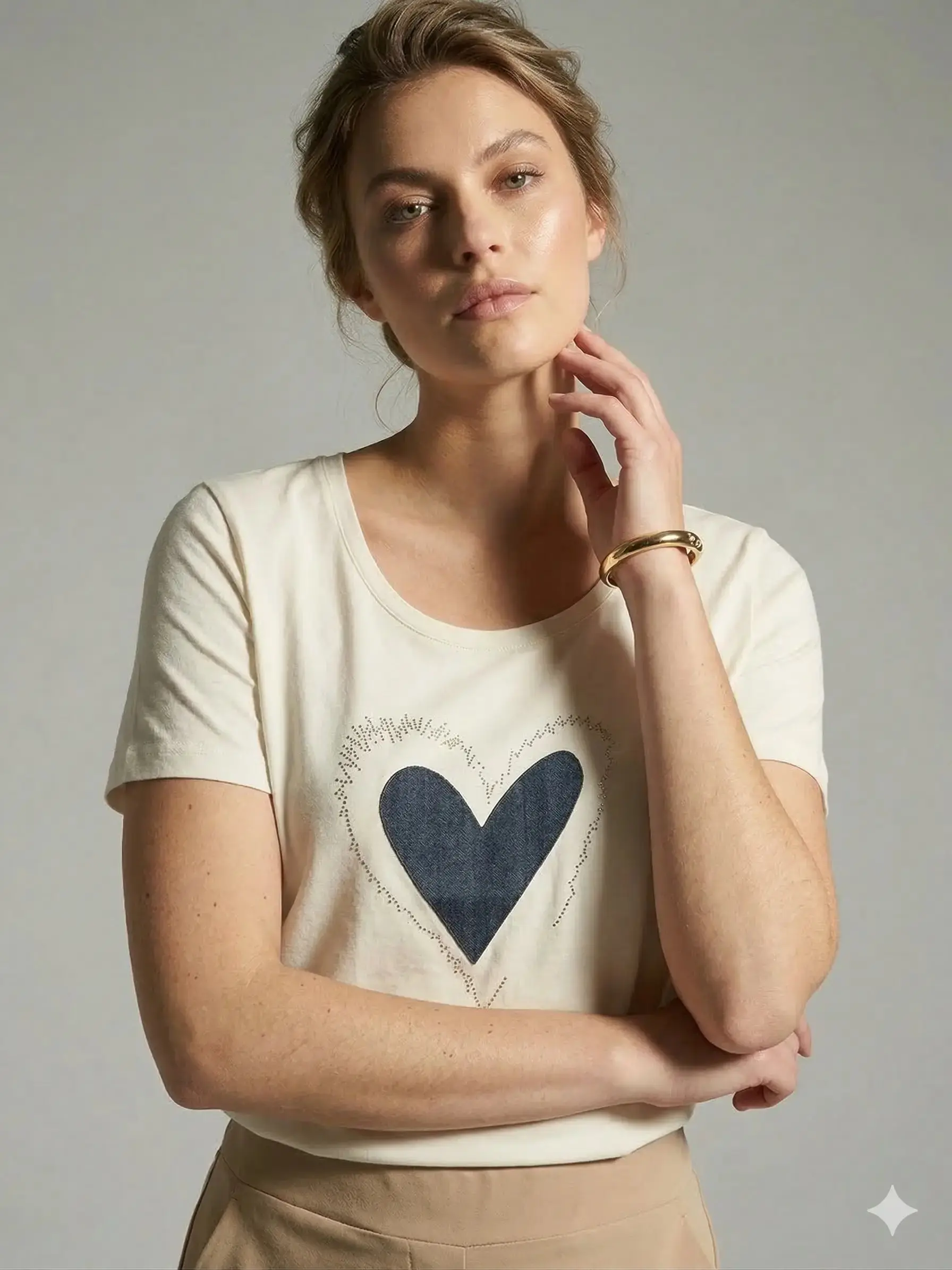 T-shirt con applicazione in denim - Image 3